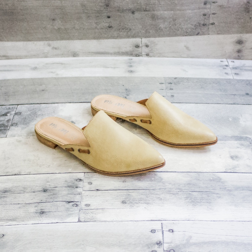 Mi.iM | 'Taylor' Pointed-Toe Leather Mules. - Picture 4 of 8